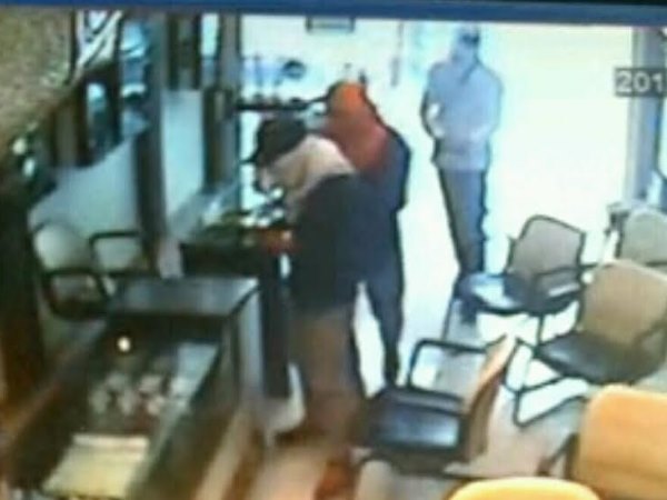 मोदी के क्षेत्र में व्यापारियों की योगी से गुहार, लूट की बढ़ती घटनाओं से लग रहा है डर