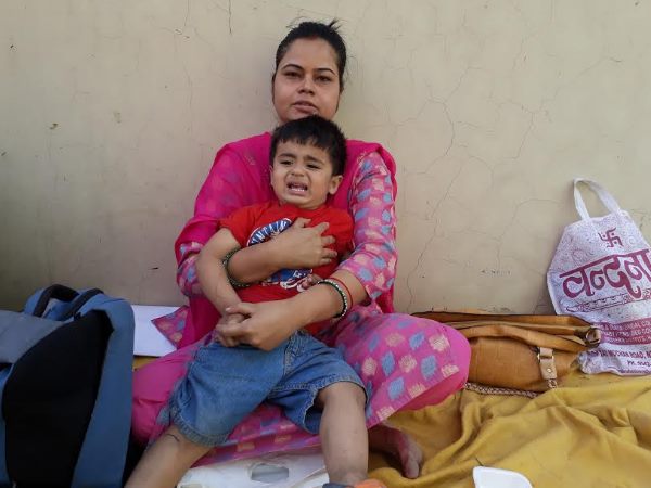 वाराणसी: मोदी की नहीं सुनी, शराबी पति ने पत्नी को घर से निकाला वाराणसी: मोदी की नहीं सुनी, शराबी पति ने पत्नी को घर से निकाला