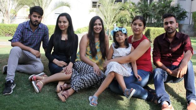 भारत का वो परिवार जिसका हर सदस्य चलाता है यूट्यूब चैनल! भारत का वो परिवार जिसका हर सदस्य चलाता है यूट्यूब चैनल!