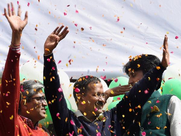 खान का दावा