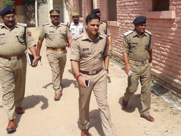 पुलिस आफिस में भी चल रहा था खेल