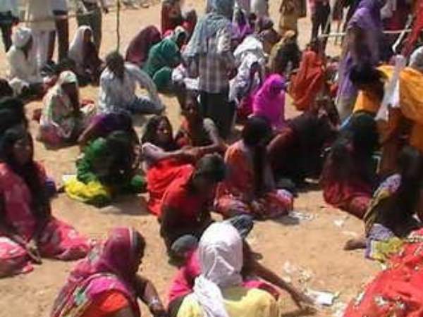 नाग देवता ने बना दिया है 'विष कन्या'!