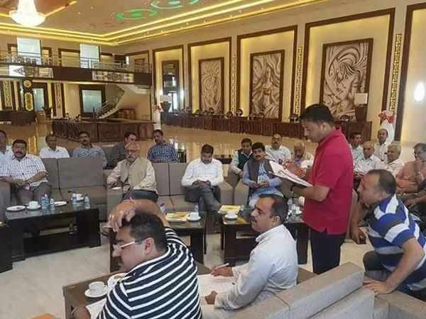 टिकट न मिलने पर भाजपा नेता कर सकते हैं बगावत