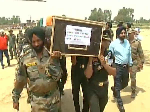  हेलीकॉप्‍टर से आया परमजीत का पार्थिव शरीर