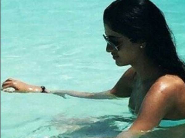 नहाते हुए तस्वीर भी हुई वायरल