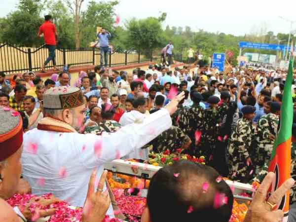 'मोदी लहर से हिमाचल भी अछूता नहीं है'