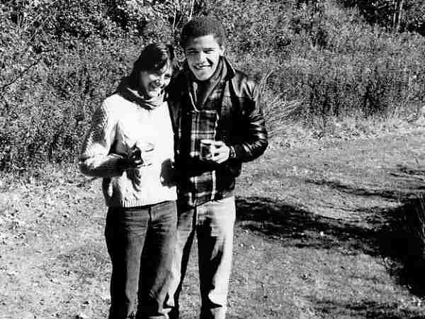 22 वर्ष के ओबामा की गर्लफ्रेंड 