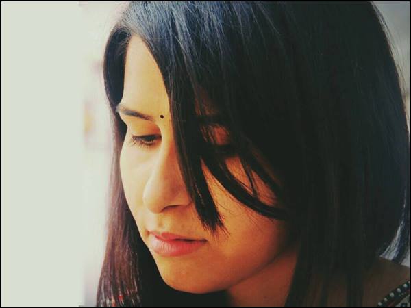 पिछड़ेपन का एहसास तेज़ होने लगता है