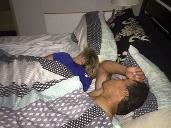 गर्लफ्रेंड ने दिया धोखा