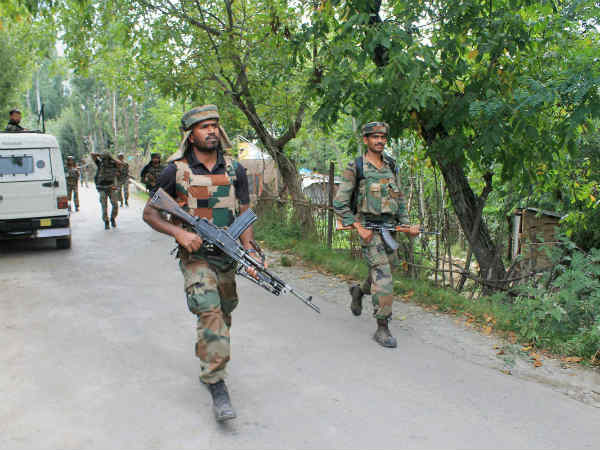 जवानों ने अपनी जान को डाला खतरे में 