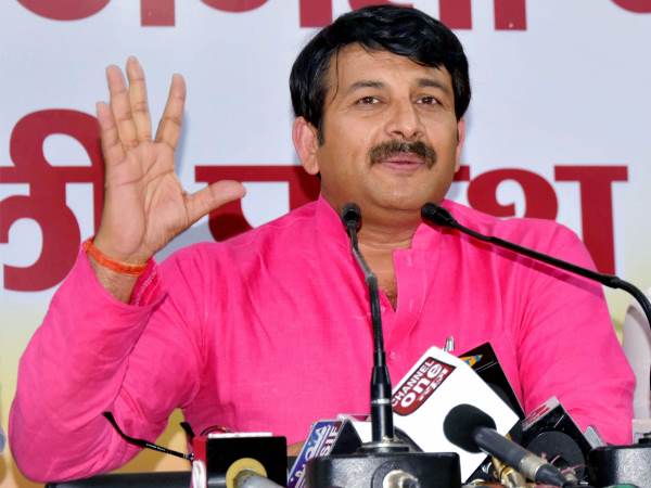 राजनीति की व्यस्तता से समय निकालकर आते हैं गांंव