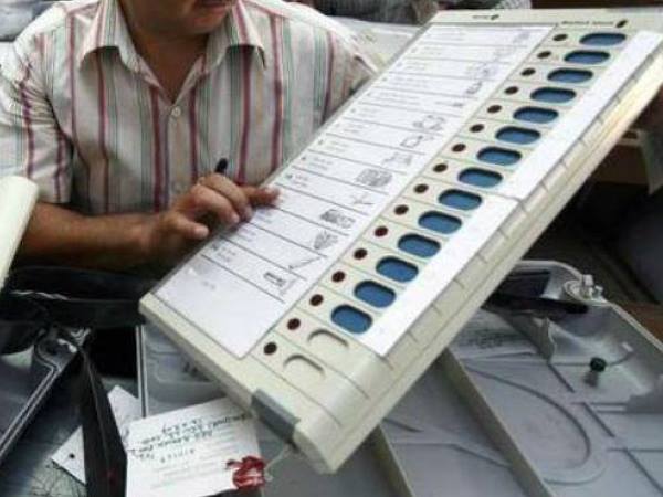 कई दल उठा चुके हैं ईवीएम पर सवाल
