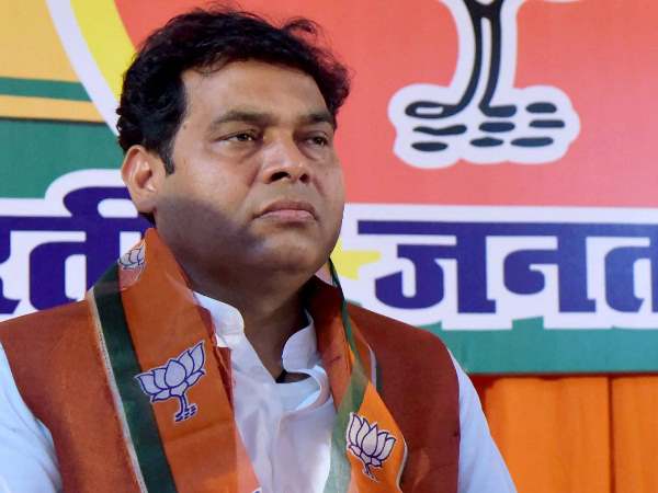 श्रीकांत शर्मा के विधायक बनने के बाद पद खाली