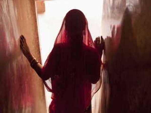 शर्मनाक: चाची के साथ नाबालिग भतीजे को हुआ प्यार, दोनों फरार शर्मनाक: चाची के साथ नाबालिग भतीजे को हुआ प्यार, दोनों फरार