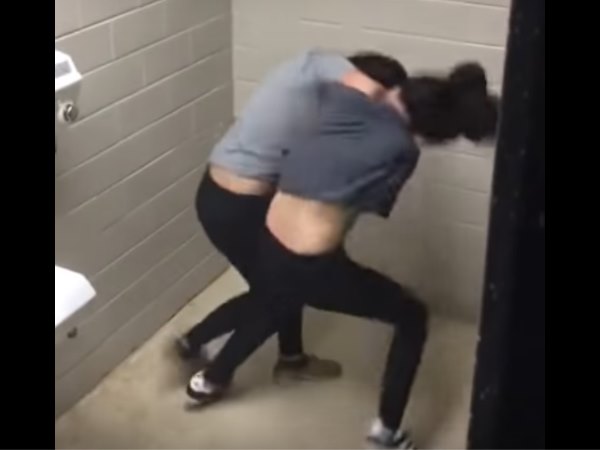 वायरल हो रहा है वीडियो