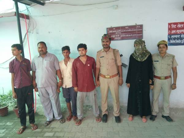 पुलिस ने मुकदमा दर्ज कर भेजा जेल