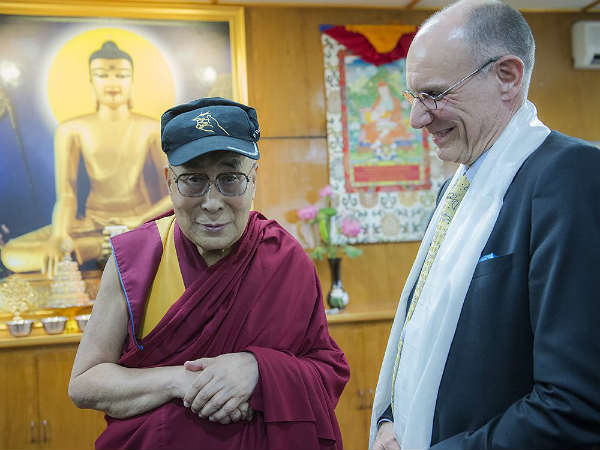 चीन के दबाव में नहीं है अमेरिका 