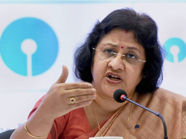SBI पर हुई सियासत भी