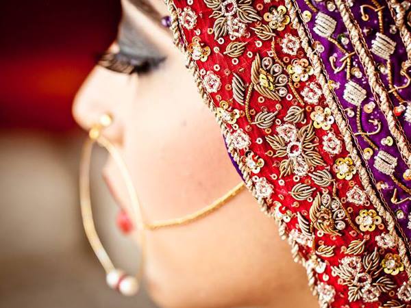 दूल्‍हे ने किया इंकार तो कनपटी पर लगा ली नाल