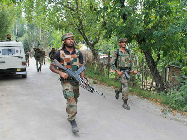 पिछले हफ्ते शोपियां में सबसे बड़ा सर्च ऑपरेशन पिछले हफ्ते शोपियां में सबसे बड़ा सर्च ऑपरेशन