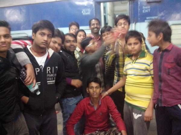 8 घंटे से ज्यादा नहीं पढ़ते संयम