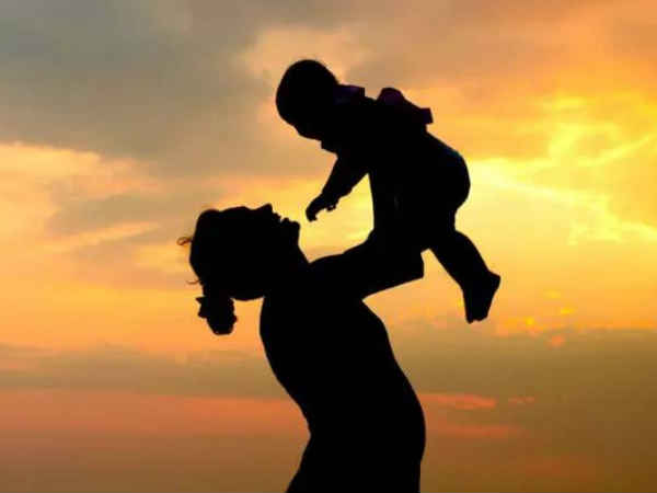 लेकिन क्या दिवस विशेष पर ही मां सम्मान व आदर की हकदार है?