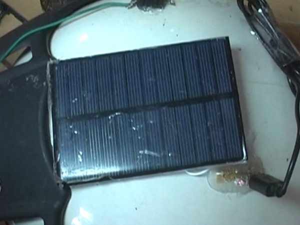 हेलमेट से मोबाइल भी होगा चार्ज