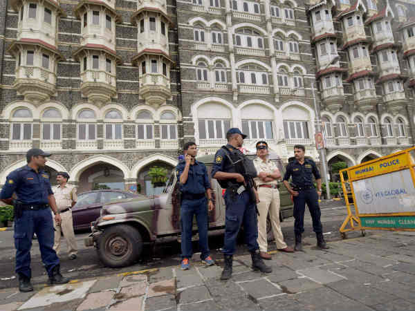 मुंबई में तीन हफ्तों से 26 पाकिस्तानी नागरिकों का कोई सुराग नहीं मुंबई में तीन हफ्तों से 26 पाकिस्तानी नागरिकों का कोई सुराग नहीं