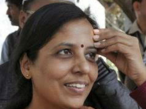 अरविंद की धर्मपत्नी सुनीता केजरीवाल