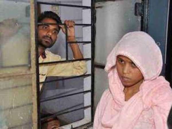 जबलपुर में प्रेमी संग रंगरेलियांं मना रही थी बीवी