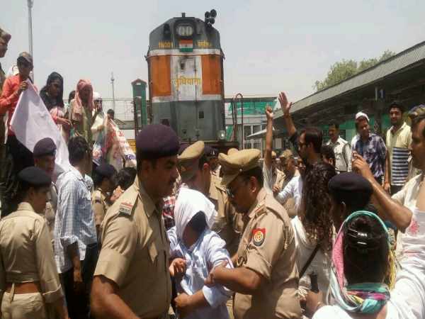 आरपीएफ ने रोकने की बजाय आंदोलनकारियों की रिकार्डिंग की