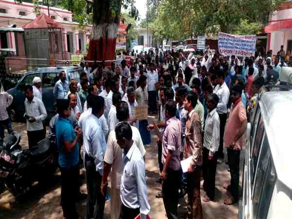 पीड़ित परिवार को पुलिस ने थाने से भगा दिया