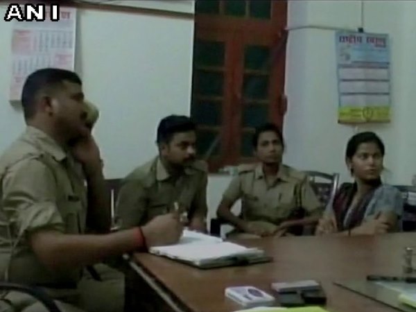 फिल्मी अंदाज में पकड़ी गई वर्षा