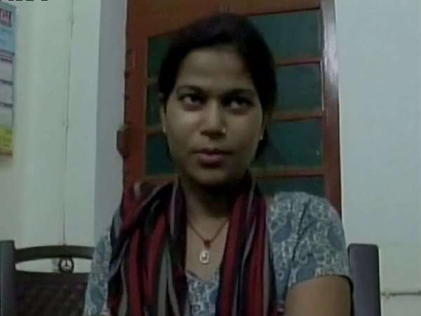 बीए फाइनल की छात्रा है वर्षा