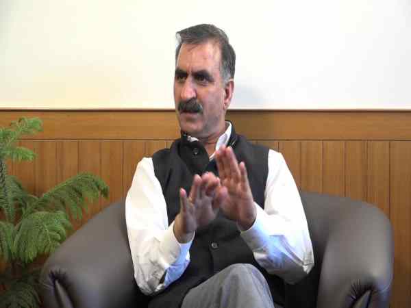 वीरभद्र सिंह ने सोनिया गांधी से की सुक्खू की शिकायत