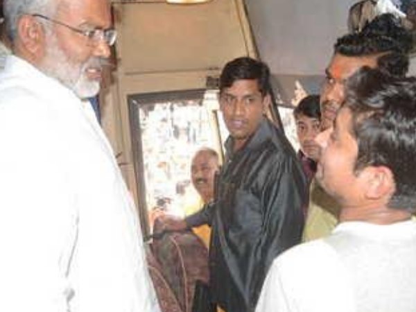 मंत्री जी से रोडवेज कर्मचारी बोला 'ये वॉल्वो है खटारा बस नहीं जो चढ़ लिए'