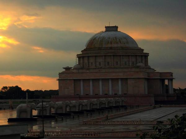 पहले फेज में बत्तियों पर हो रहा है काम