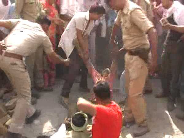 विवाद के बाद वेदपाल को ठेकेदार-मुनीम ने रोका