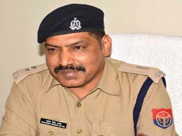 धोखे से कराए तलाक के कागज पर साइन धोखे से कराए तलाक के कागज पर साइन