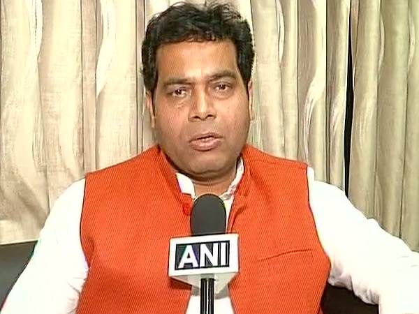 श्रीकांत शर्मा ने मायावती पर लगाया राजनीतिक रोटियां सेंकने का आरोप 