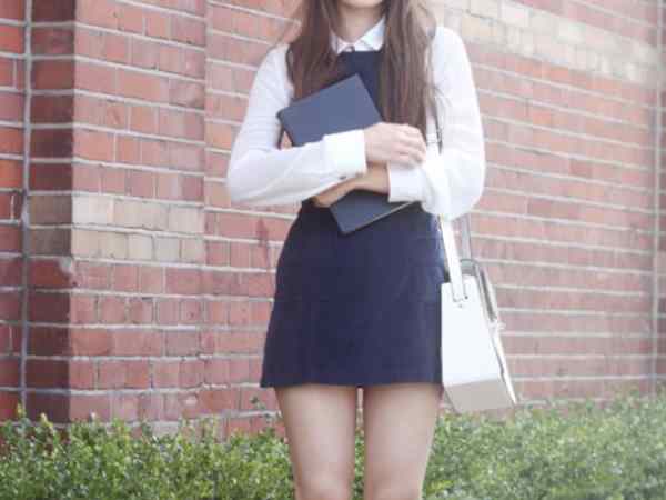 पढ़ाई के साथ फ्लैट और कार खरीदना चाहती है किम