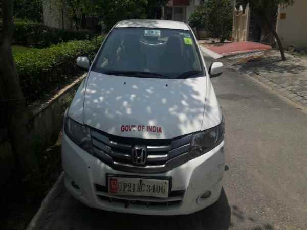 आरटीओ कार्यालय को आयकर टीम ने खंगाला आरटीओ कार्यालय को आयकर टीम ने खंगाला