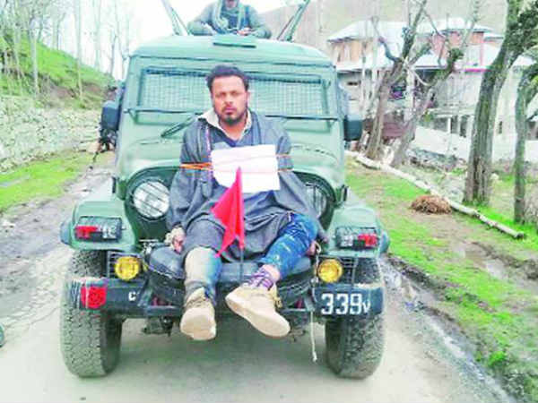  माता-पिता को बेटे पर गर्व 