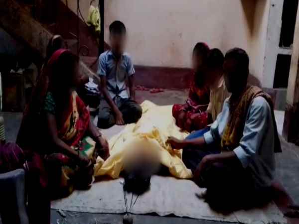 आपत्तिजनक हालत में पोते ने देखा