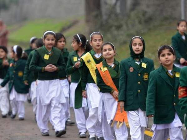 78 हजार लड़के, 28 हजार लड़कियां