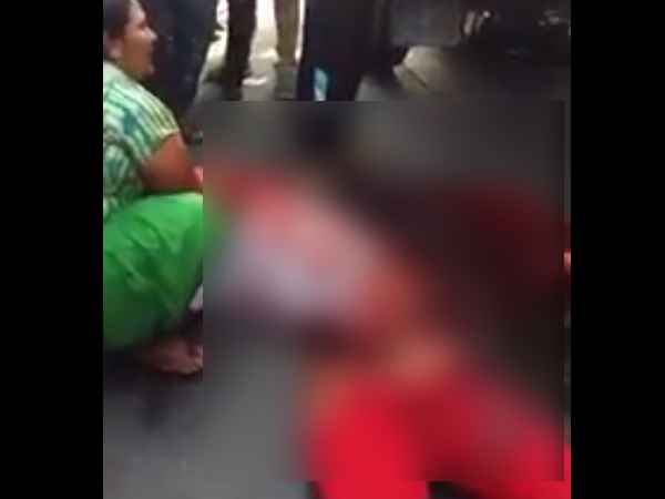 दो टुकड़ों में कट गई कनक