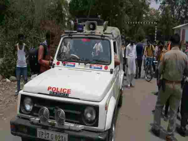 पुलिस आरोपियों की तलाश में