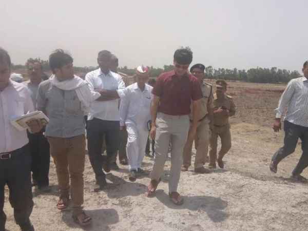 डीएम के तेवर हुए सख्त