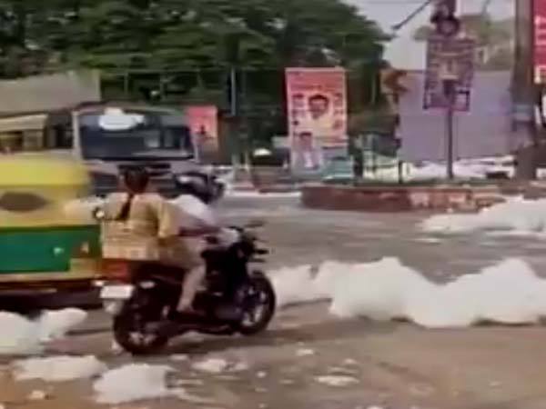 फोम की तस्वीरें हुई वायरल