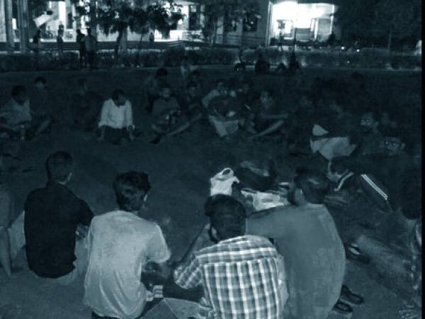 SFI छात्रों ने बीफ पार्टी का आयोजन किया 